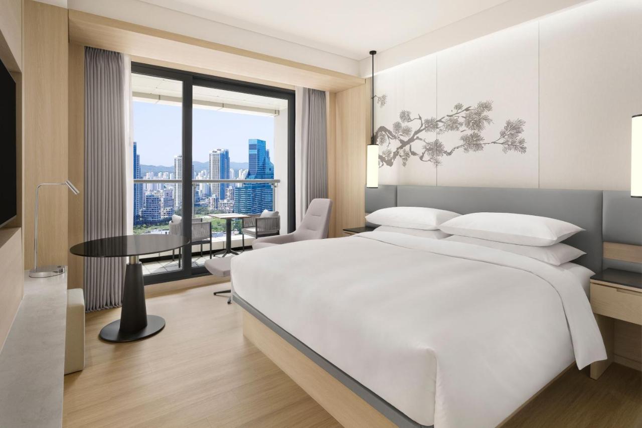 Courtyard By Marriott Hotel